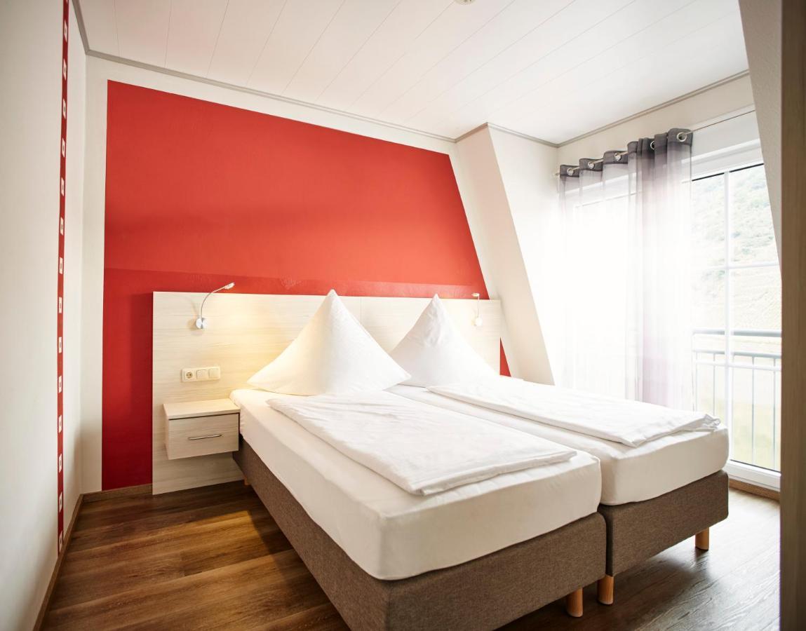Hotel Weinhaus Lenz Briedern Esterno foto