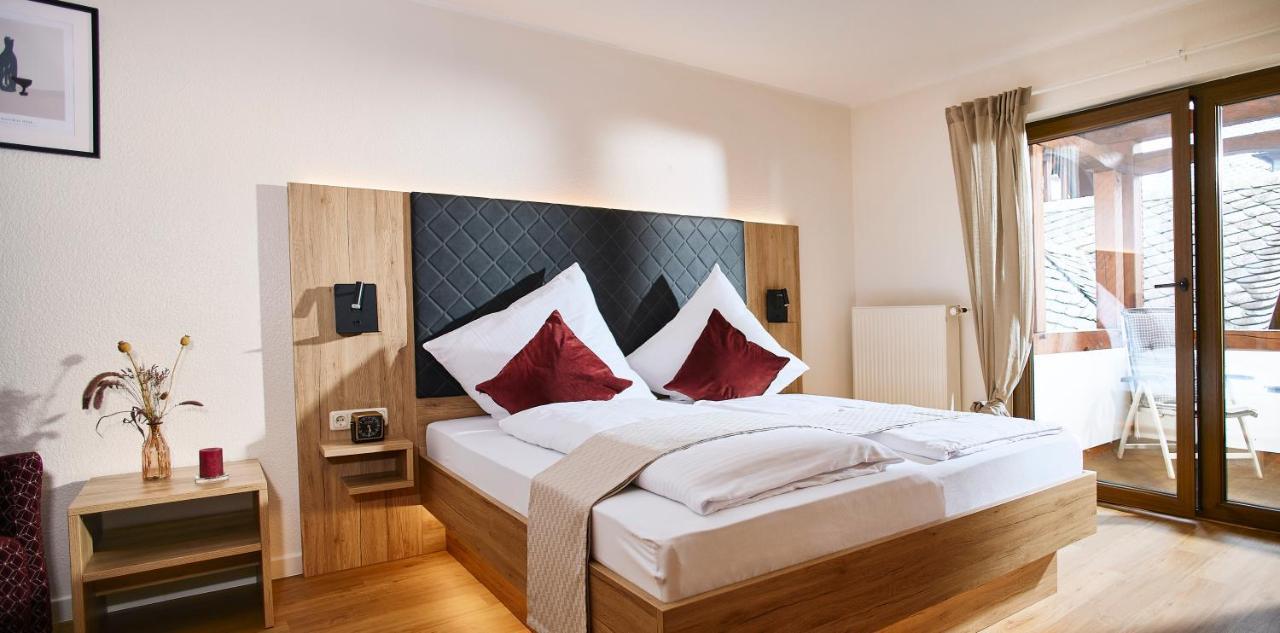 Hotel Weinhaus Lenz Briedern Esterno foto