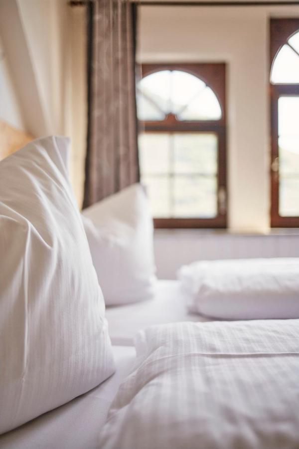 Hotel Weinhaus Lenz Briedern Esterno foto