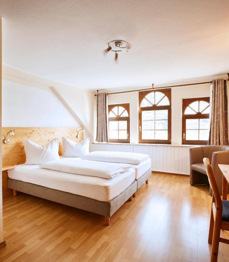 Hotel Weinhaus Lenz Briedern Esterno foto