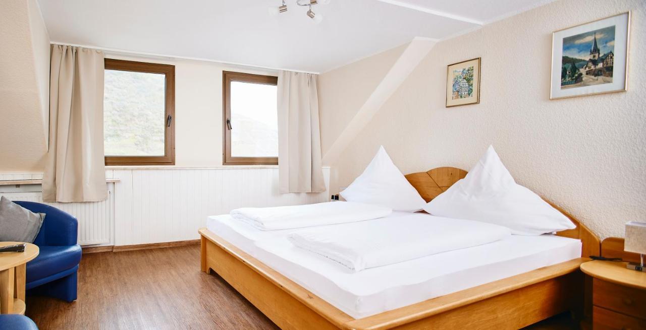 Hotel Weinhaus Lenz Briedern Esterno foto