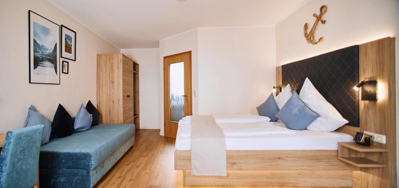 Hotel Weinhaus Lenz Briedern Esterno foto