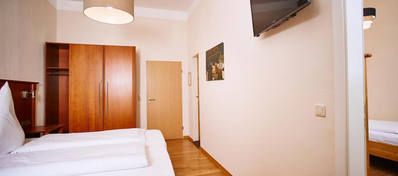 Hotel Weinhaus Lenz Briedern Esterno foto