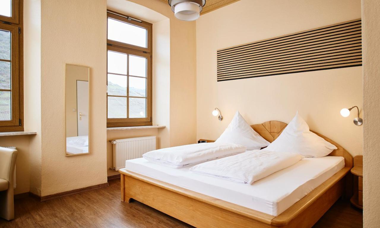 Hotel Weinhaus Lenz Briedern Esterno foto