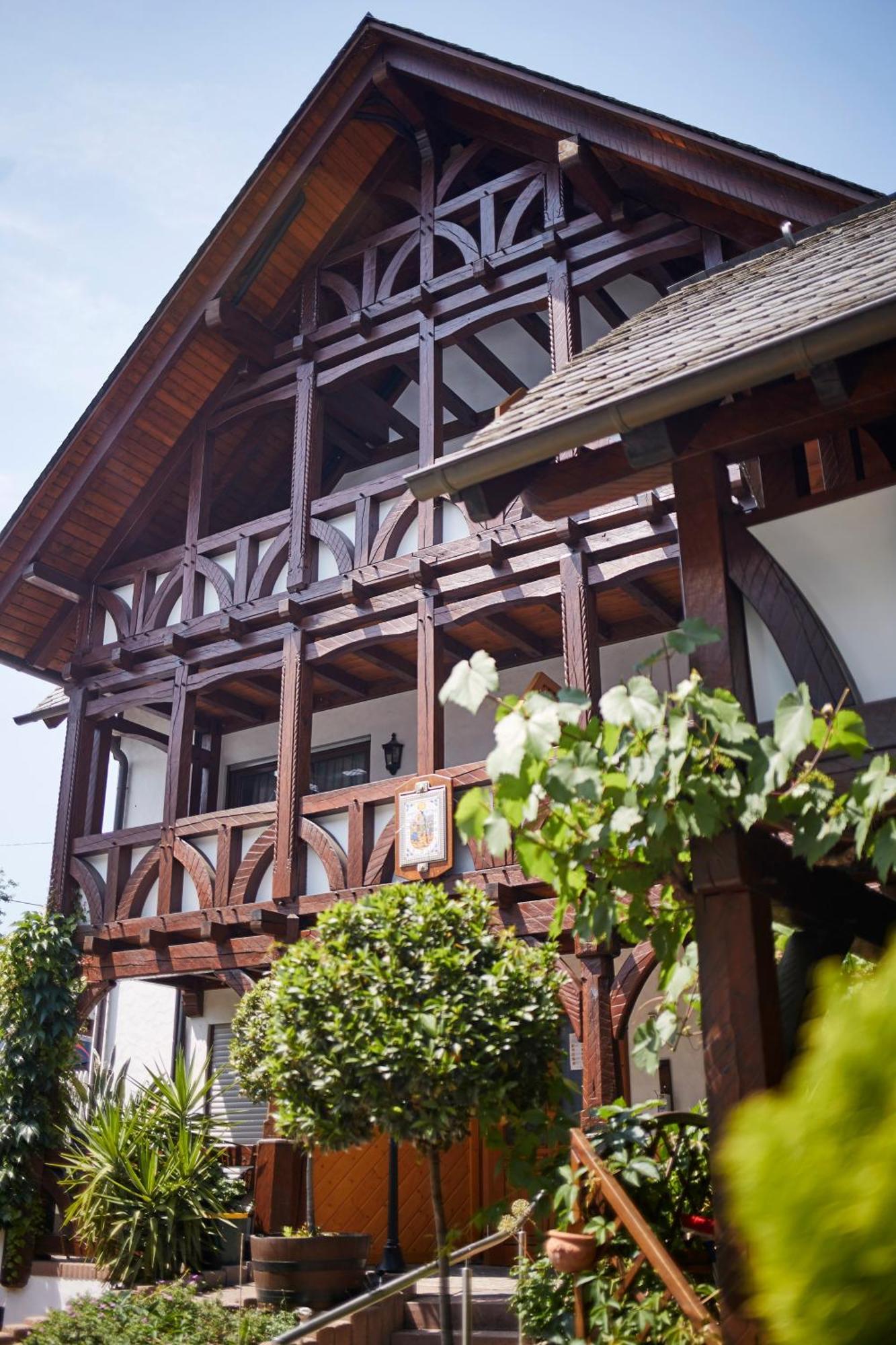 Hotel Weinhaus Lenz Briedern Esterno foto